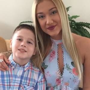 Meet your Posher, Elizabeta